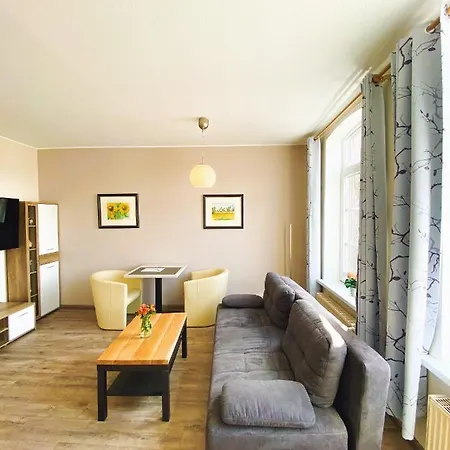 Gaestehaus Am Museumshafen Apartment *