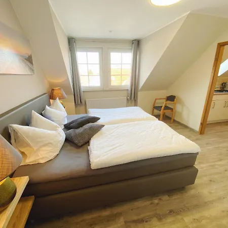 Gaestehaus Am Museumshafen Apartment *