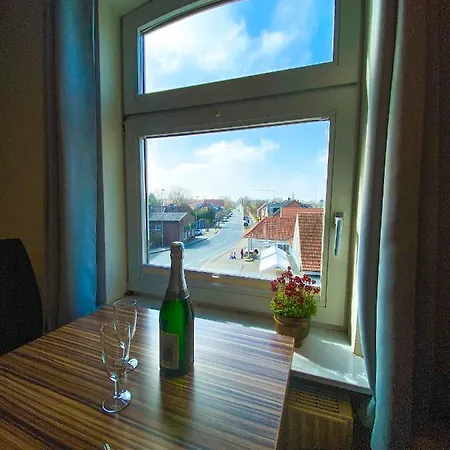 Gaestehaus Am Museumshafen Apartment *